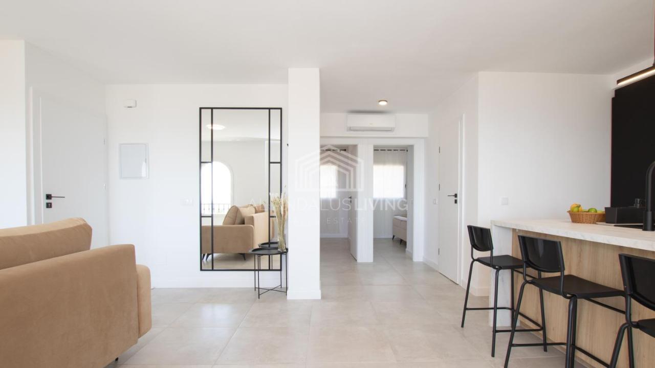 Apartment Panoramic Sea Views And Direct Access To The From The Community In Torrenueva Malaga