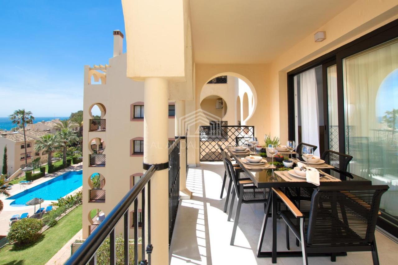 Panoramic Sea Views And Direct Access To The From The Community In Torrenueva Malaga