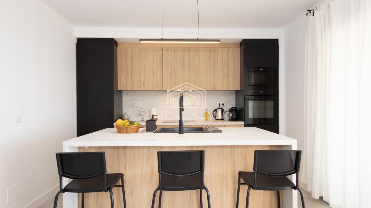 Panoramic Sea Views And Direct Access To The From The Community In Torrenueva