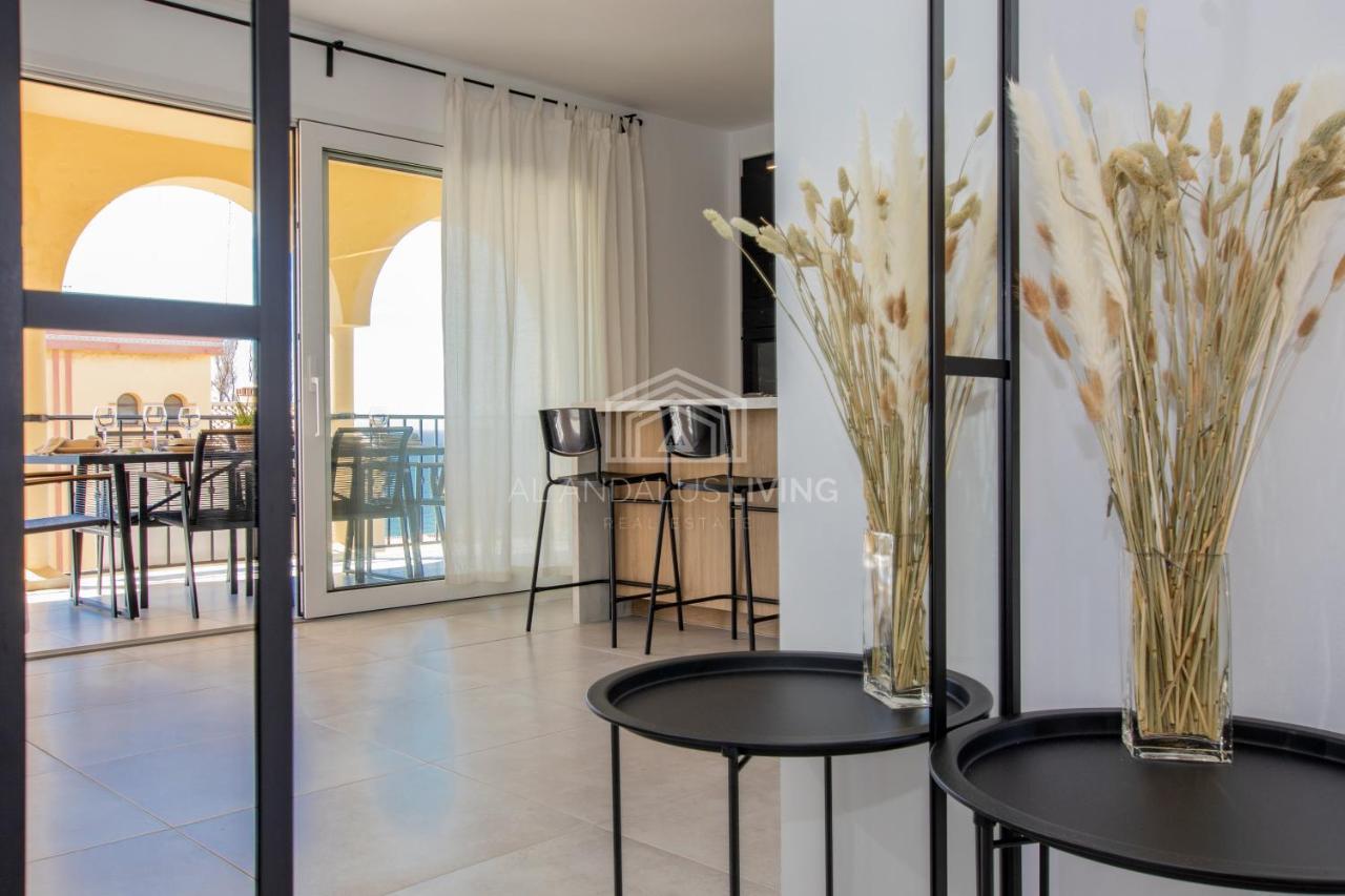 Panoramic Sea Views And Direct Access To The From The Community In Torrenueva * Malaga